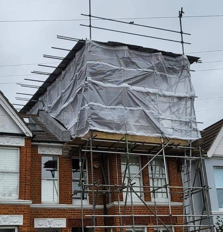 Temporary roof