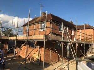 DIY scaffolds vs professional scaffold erecting